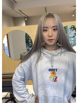 スタン 渋谷(Stam) ホワイトグレーハイトーンウルフレイヤーケアブリーチ渋谷駅