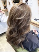 【Champ小阪店】白髪ぼかしハイライトが映える!レイヤースタイル