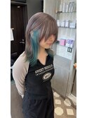 greige × mint green　　wolf cut