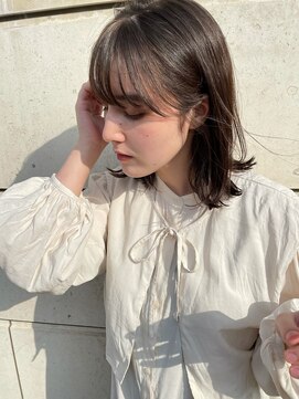 トリッカ シブヤ(TRICCA SHIBUYA) ミディアム/ナチュラルストレート/外はね/ツヤ髪