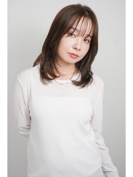 顔まわりレイヤーヘア