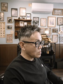 ディーアイジーカットクラブ(DiG CUT CLUB) ツーブロックアイロンパーマ