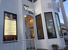 ソーホーニューヨーク 函館松陰店(SOHO new york)の雰囲気（白を基調とした外観♪オシャレでとても目立ちます☆）