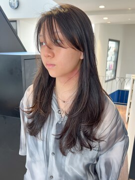 トレス(TRESS) ロングヘア レイヤーカット ロングレイヤー 前髪 原宿表参道