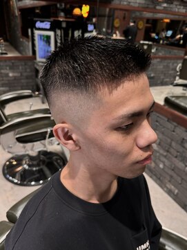 スリーセント 栄(3/cent) フェードカット/ハイフェード/クルーカット/