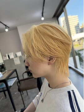 エイル 北堀江(Eir) 韓国アイドル風　ブロンド　カルマウルフヘア