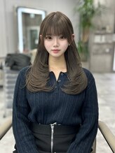 エヴァン(HEVIN) ◎王道ミディアムレイヤーカット　グレージュブラウン
