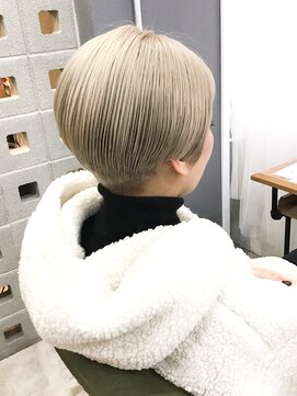 ロアークヘアー(LOARK HAIR) 【LOARK】ハイトーン☆ホワイトベージュ/20代.30代ショート