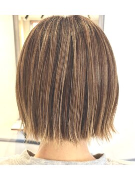 トゥーチェア(2chair) 外ハネミニボブ