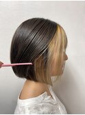ブロンド系フェイスフレーミング×切りっぱなしボブ