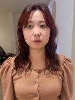 イーズ(e's)&nbsp;中目黒美容室｜オレンジブラウンのミディアムパーマ〈riko〉