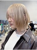 ハイトーンカラー顔周りレイヤーボブダブルカラーブロンドカラー