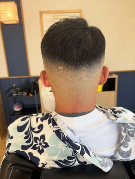 成る髪 スキンフェード