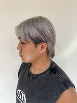 ティティアンバイイザ(titian by IZA)&nbsp;ブリーチ+カラーで垢抜け！シルバーカラー☆