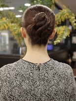 アビー(ABBEY)&nbsp;お呼ばれヘア、カチモリ、結婚式二次会、タイトアレンジ