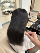 ウィーブリスタ(Weve Rista) 秋のツヤ髪を楽しむ自然な縮毛矯正