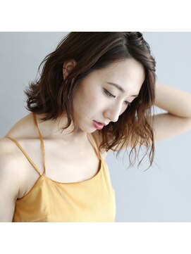 クーラ(Cura) ヴェールウェーブ×大人な切りっぱなしボブ《Cura山口歩美》