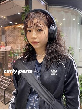 ヘアーアンドメイク ビス(HAIR&MAKE bis) 西東京で海外風パーマはお任せください【中西思実】