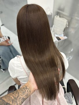 ロムーク 表参道(LOMKH) 夏の小顔ロングレイヤーカット顔周りシールエクステブルーカラー