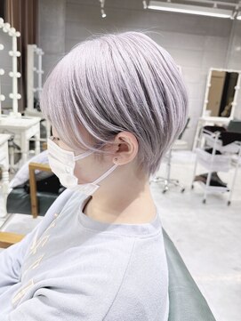 デイズ(days) 【表参道トレンド】大人可愛いホワイトシルバー×ショートボブ