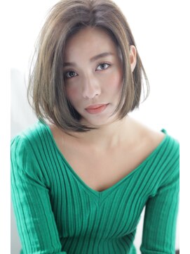 オウル(Owll) 大人女性のスタイリッシュボブデザインカラーグレージュボブディ