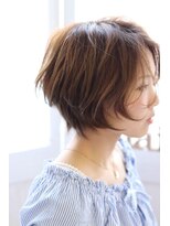 ジウ 上通り(JIU)&nbsp;小顔丸み前下がりワンサイドショートレイヤー×ふんわりかわいい