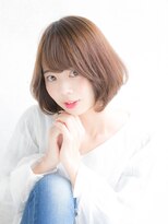 ルティア(Lutia) ナチュラルブラウン、切りっぱなしボブ、ゆるふわ巻き