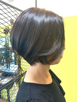 アングル(angle) [angle/西新駅]立体ショート