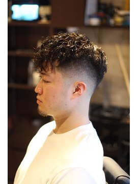 キングスマン トーキョー 国分寺(KINGSMAN TOKYO) アップバング/ツーブロック/スキンフェード[国分寺/国分寺駅]