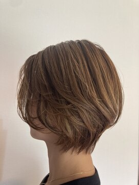 エミュ(emu) ショートボブ