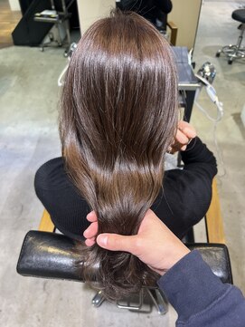 トレス(TRESS) 艶髪　レイヤーミディアム　ボブレイヤー　オリーブベージュ