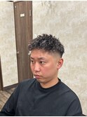 ツイストパーマ×スキンフェード