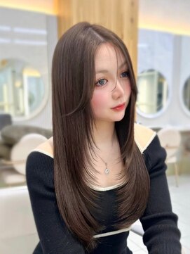 アマトウキョウ アユンチェ(AMA TOKYO×AYUNCHE) ストレートで決まる韓国レイヤーカット