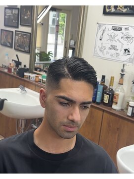 タツミサンジュウサン(TATUMI33) サイドパート　スキンフェード