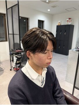 曲がる縮毛矯正ツーブロック刈り上げセンターパート