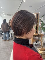 シロ(shiro.)&nbsp;襟足すっきりショートヘア
