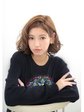 ビッケ(Vicke) 【Vicke】ミディアム耳かけカールボブディ