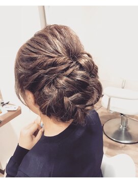 デザインサロンリア(design salon Lia) ゆるすぎず編み編みアップ