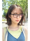 - 柔らかベージュの外はねミディアム -