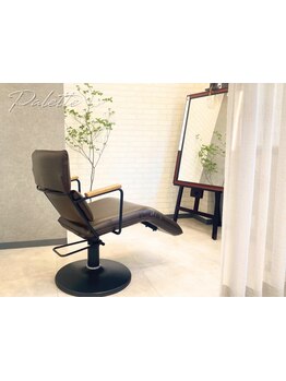 『全席半個室』程よいプライベート感とゆったり寛げる空間を大切にした大人サロン。