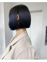 トニーアンドガイ 青山店(TONI & GUY)&nbsp;切りっぱなしミニボブ × ネイビーブルーのグラデーションカラー