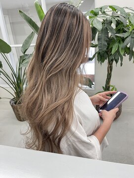 ティミー(Timmy) バレイヤージュ　ハイライト