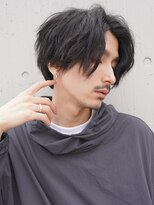 柔らかさとラフさの絶妙バランス。大人センターパート