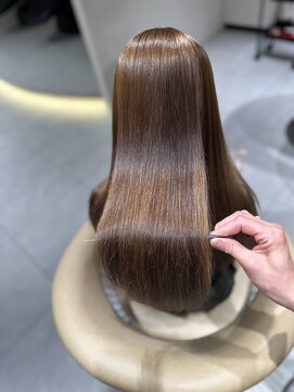 ロンドルピナス 小倉(Lond Lupinus) ミディアムヘア暗めカラー/デザインカラー/フェイスフレーミング