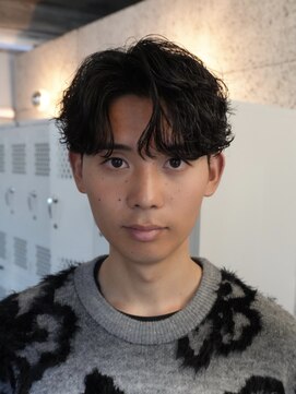 バイフィフス 原宿/表参道(by fifth) シャドウパーマスパイラルパーマセンターパート大人メンズヘア