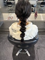 スノウ(SKNOW)&nbsp;ヘアアレンジ　ヘアセット　編み下ろし