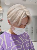 残留しないホワイトブロンド×ハッシュレイヤーカット