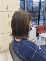 トロンヘアー(tronc hair)&nbsp;白髪ぼかしハイライトでオシャレカラーに変身♪