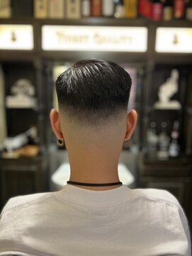 バレス 田町(BALES) [スキンフェード/ツイストスパイラル/田町]