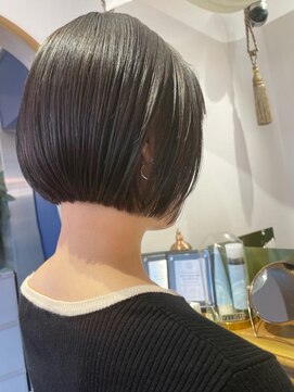 ロンドネートゥル 新潟(Lond naitre) 【Lond naitre本田】お首が長く見えるミニボブ/ペールベージュ